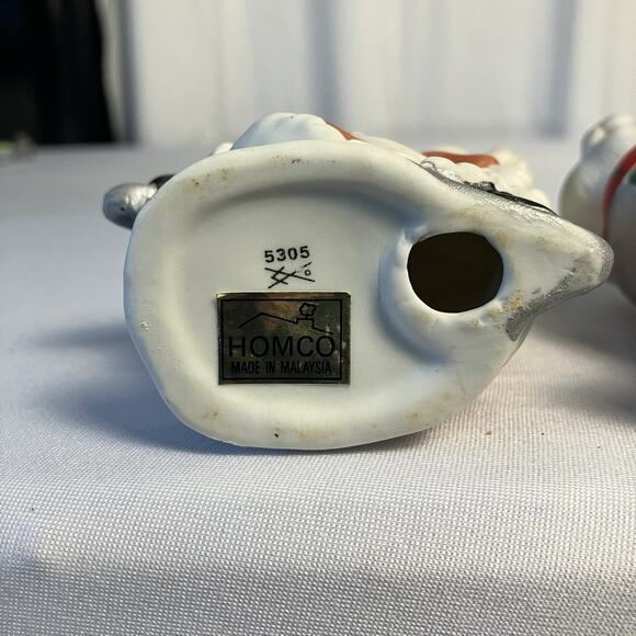 VTG Ceramic Ice Skating Bunny Rabbits Couple Figurines 4” Collectible Homco 5305 - Picture 4 of 7